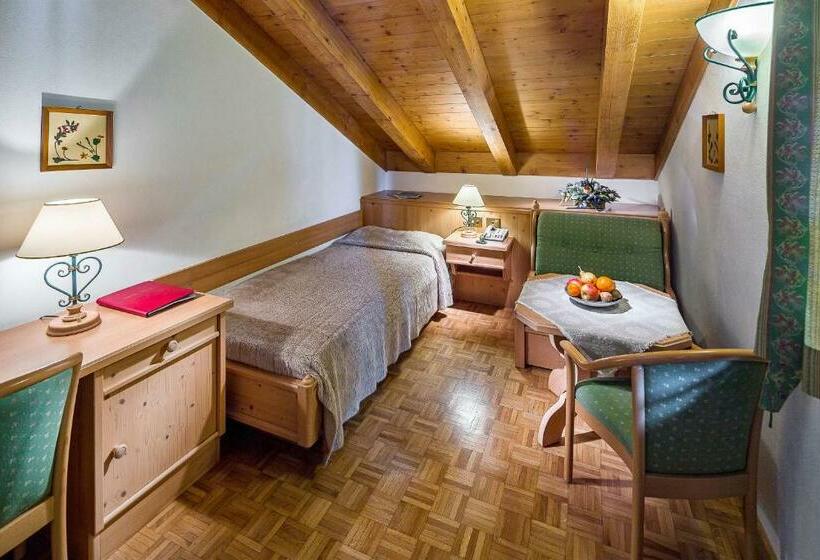 标准单人间, Piccolo Pocol