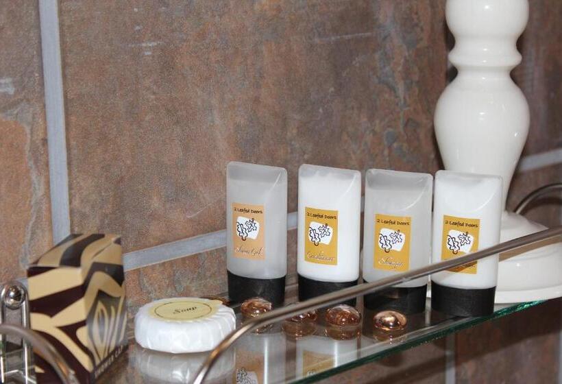 １ベッドルームのデラックスアパートメント, 2 Leafed Doors