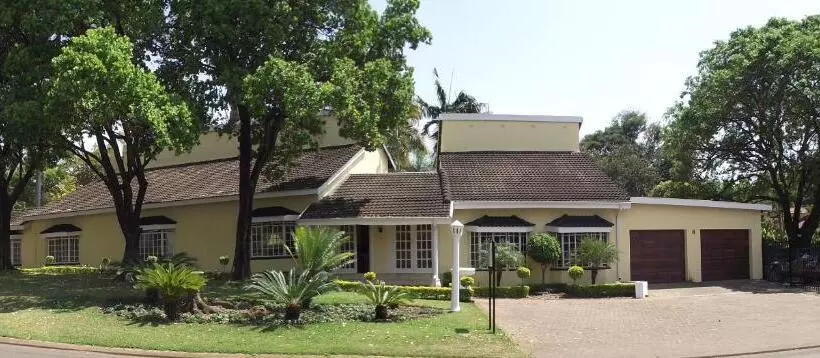 اتاق استاندارد با چشم‌انداز باغ, La Barune Guest House