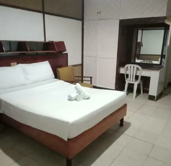 スーペリアールーム, 2 Hotel Saleh