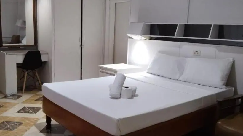 バルコニー付スイート, 2 Hotel Saleh
