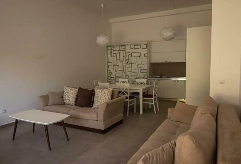استودیو استاندارد با چشم‌انداز باغ, Vertmont Apartments