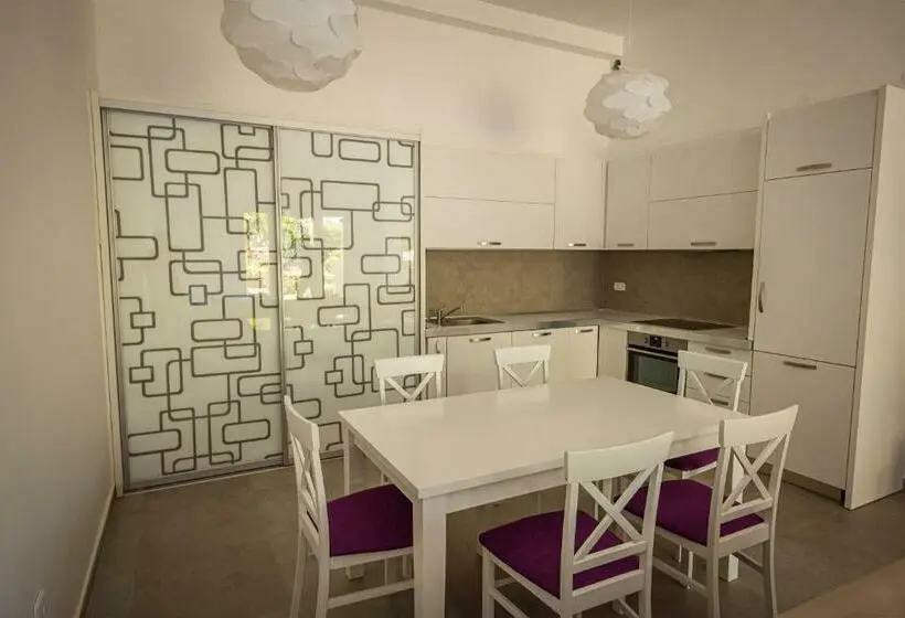 استودیو استاندارد با چشم‌انداز باغ, Vertmont Apartments