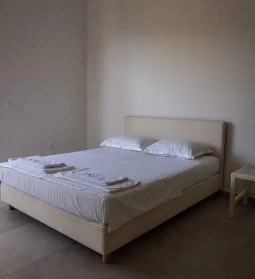 استودیو استاندارد با چشم‌انداز باغ, Vertmont Apartments