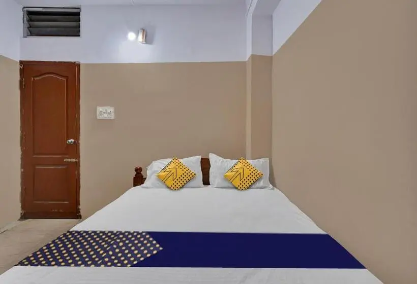 Classic Kolmen Hengen Huone, Spot On Canton Lodging And Boarding