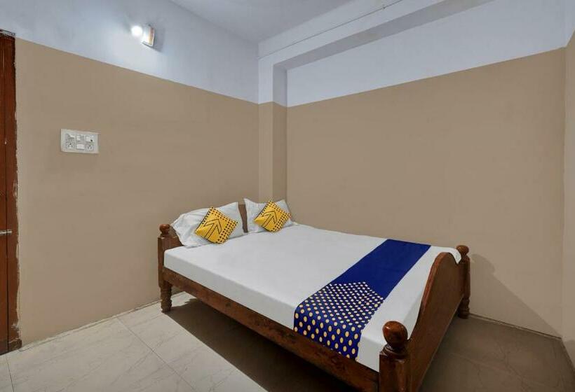 اتاق کلاسیک سه تخته, Spot On Canton Lodging And Boarding