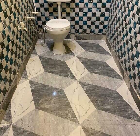 トリプルクラシックルーム, Oyo Hotel White Dove