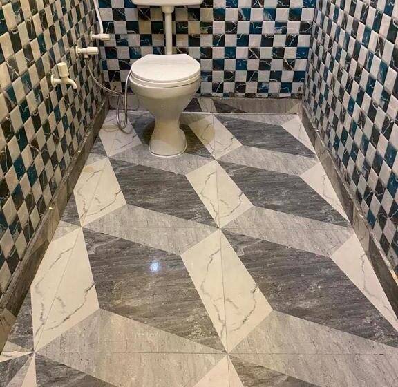 トリプルクラシックルーム, Oyo Hotel White Dove