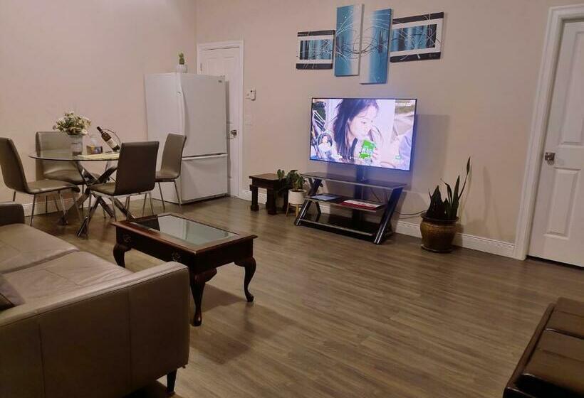 Hus 2 Soveværelser, Greenleaf 2 Bdrm 1bth Suite & Private Entry