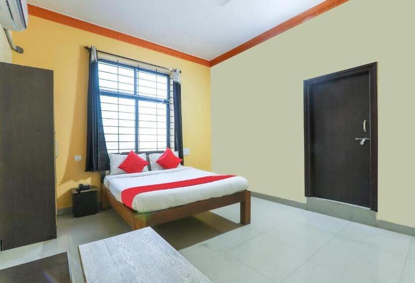 Quarto Triplo Clássico, Collection O Hotel Green Tree