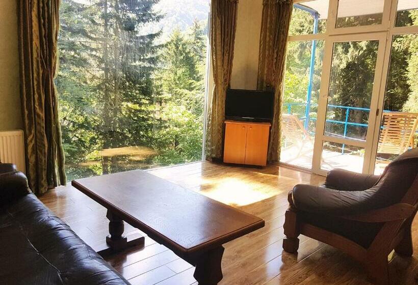 سوییت با چشم‌انداز کوه, Nunisi Forest Hotel & Spa