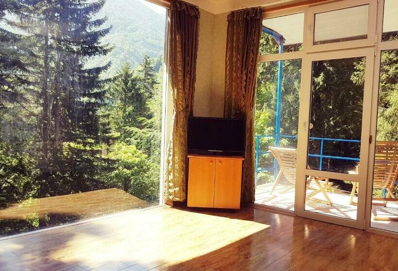 سوییت با چشم‌انداز کوه, Nunisi Forest Hotel & Spa