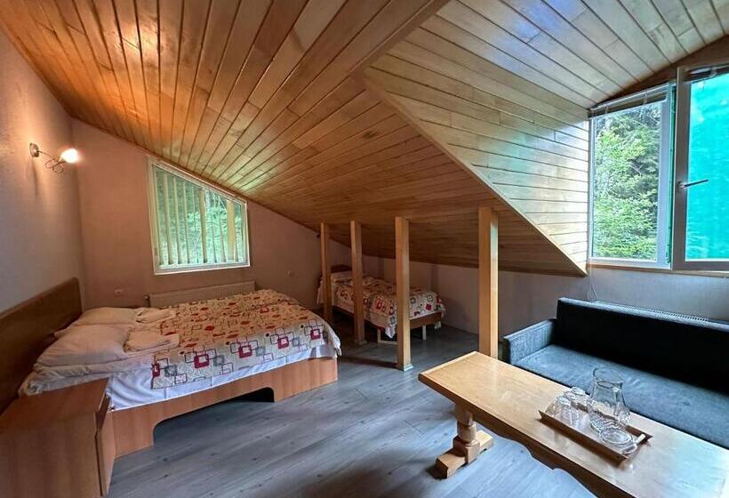 اتاق استاندارد سه تخته با بالکن, Nunisi Forest Hotel & Spa