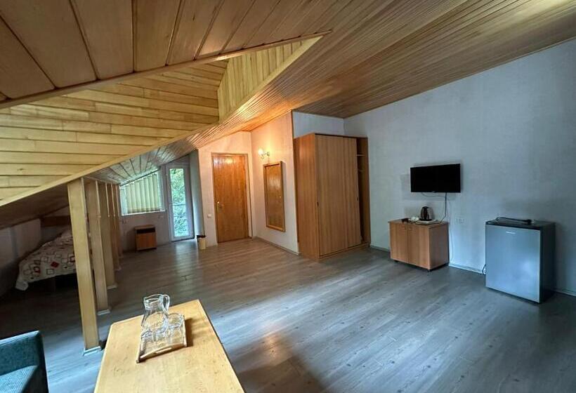 اتاق استاندارد سه تخته با بالکن, Nunisi Forest Hotel & Spa