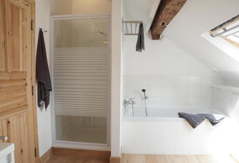 디럭스 룸, Grange De Lesse