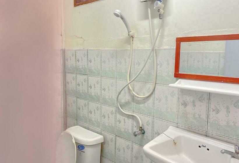 Номер Стандарт Трехместный, Lux Guesthouse