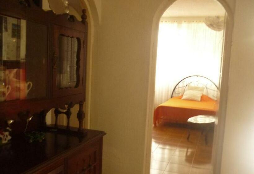 غرفة قياسية, Mandarina Hostal