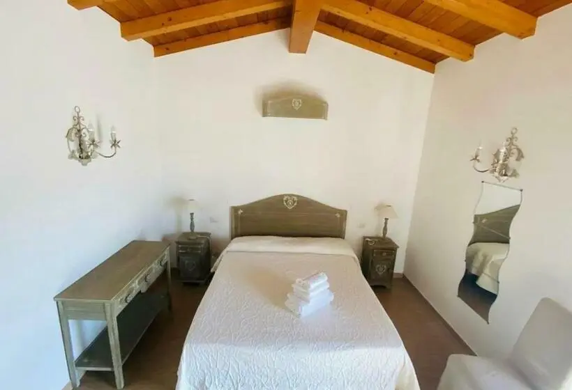 スタンダードルーム, La Casa Rotta