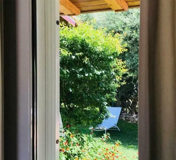 スタンダードルーム, La Casa Rotta
