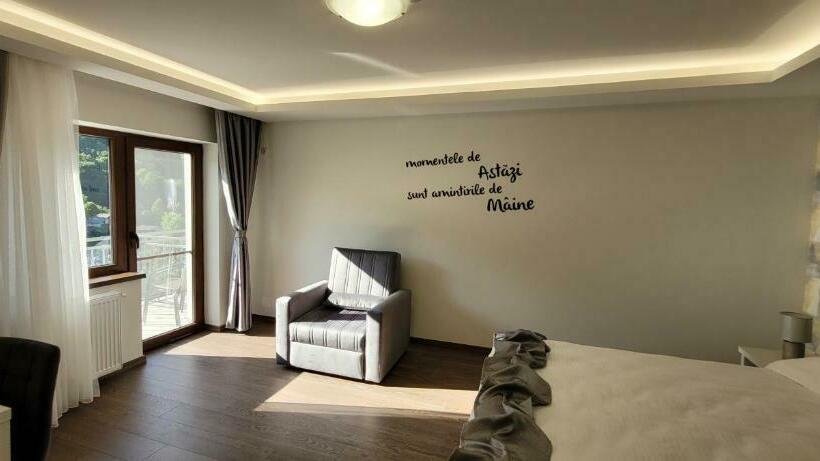 带阳台的豪华间, Complex Turistic Perla Trascaului