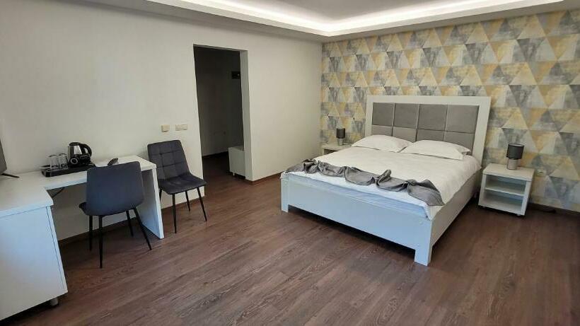 带阳台的豪华间, Complex Turistic Perla Trascaului