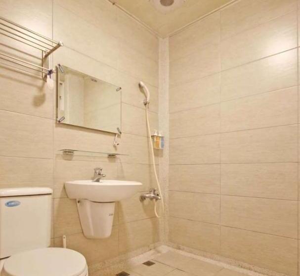 اتاق استاندارد چهار تخته, 日月潭  日月住館