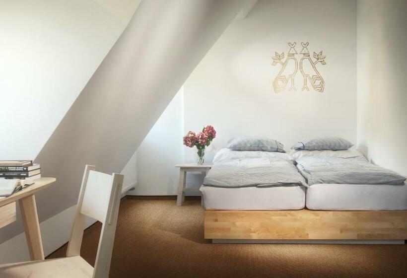 エコノミールーム, Kaštieľ čičmany