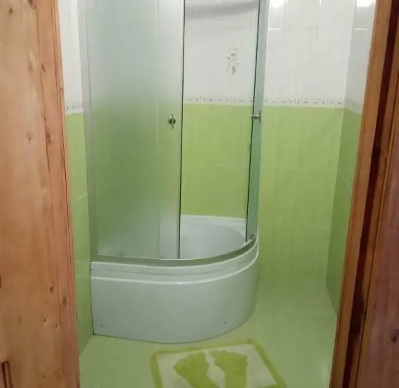 Economy Triple Room, Vodograi