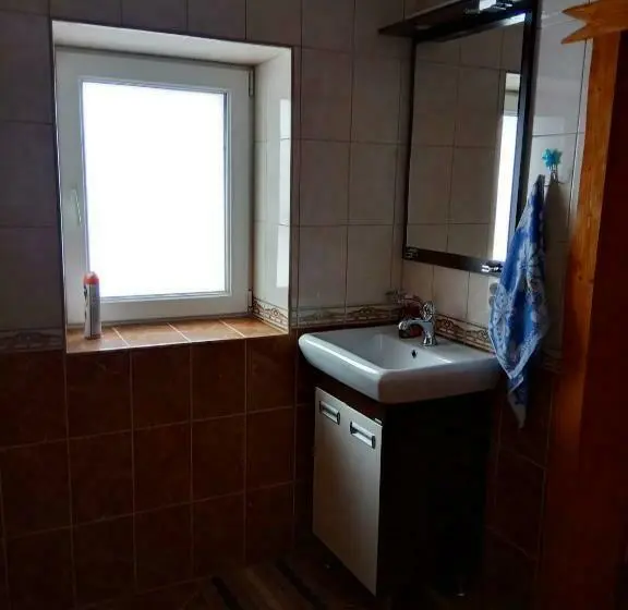 Economy Triple Room, Vodograi