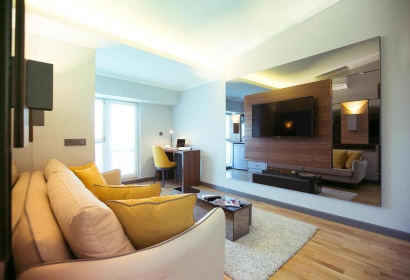 سوییت, Anka City