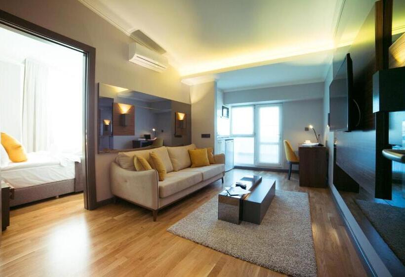 Suite with Terrace, Anka City