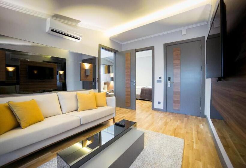 سوییت خانوادگی, Anka City