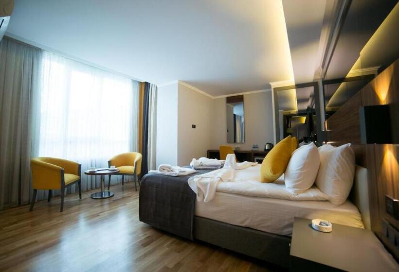 سوئیت با وان آب گرم, Anka City