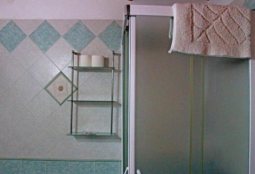 标准三人间, B&b Triskeles