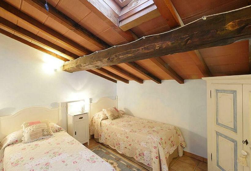 דירת שלושה חדרים, Agriturismo Le Vallette