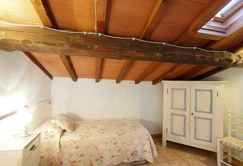 דירת שלושה חדרים, Agriturismo Le Vallette