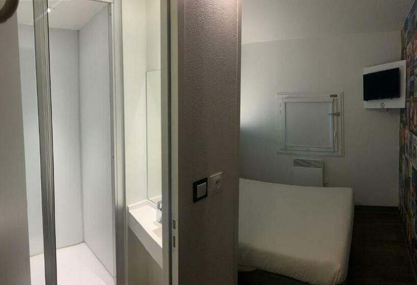 スタンダードルーム, F1 Saint Witz A1