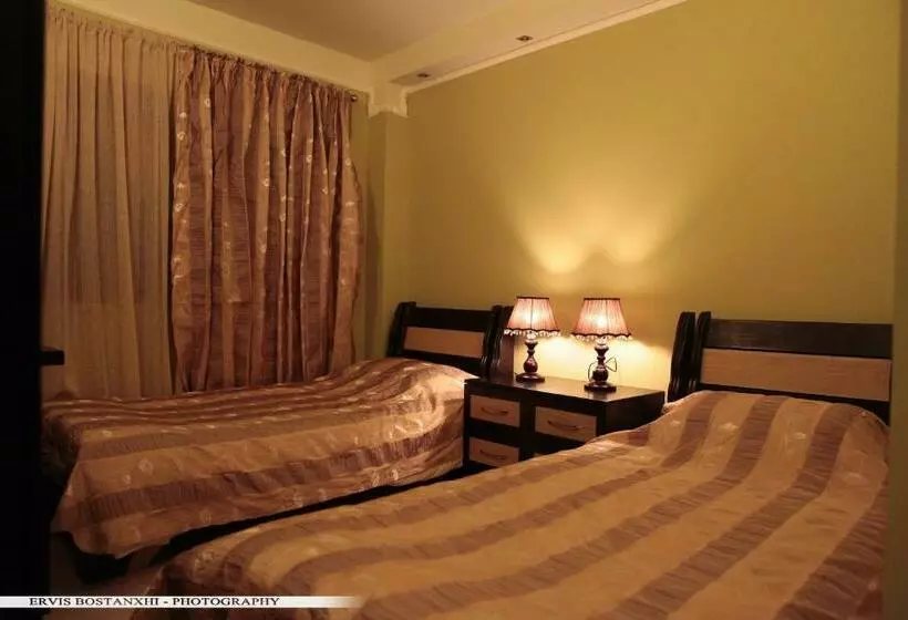 اتاق استاندارد, Guest House Bujtina Leon