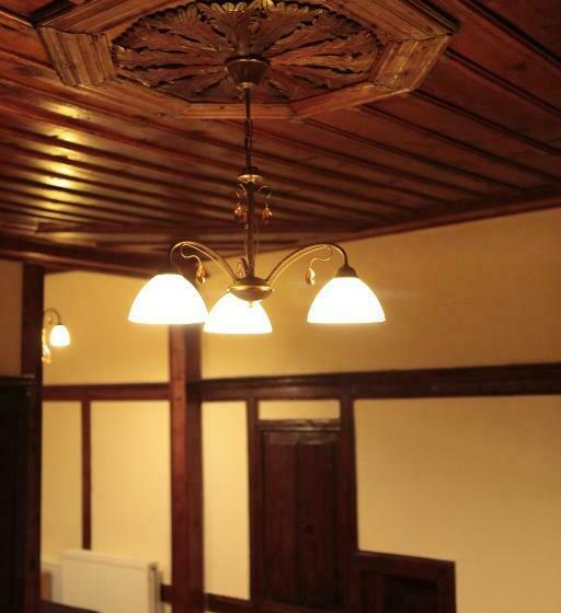 جناح, Guest House Bujtina Leon