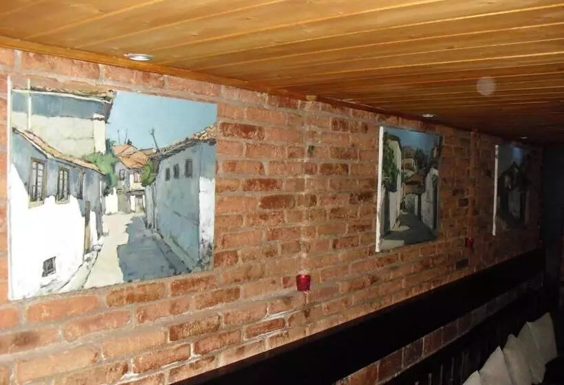 اتاق استاندارد یک نفره, Guest House Bujtina Leon