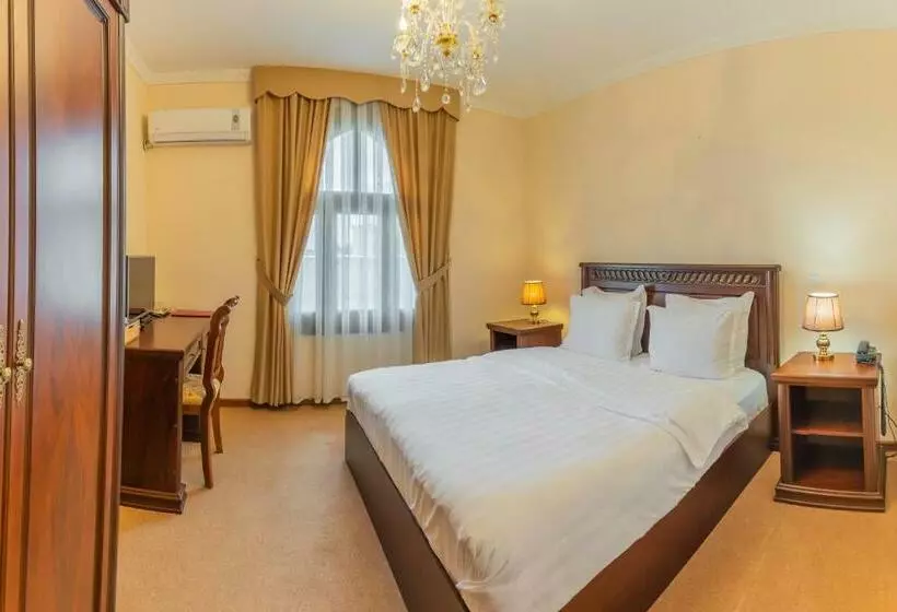 Quarto Estandar, L Argamak