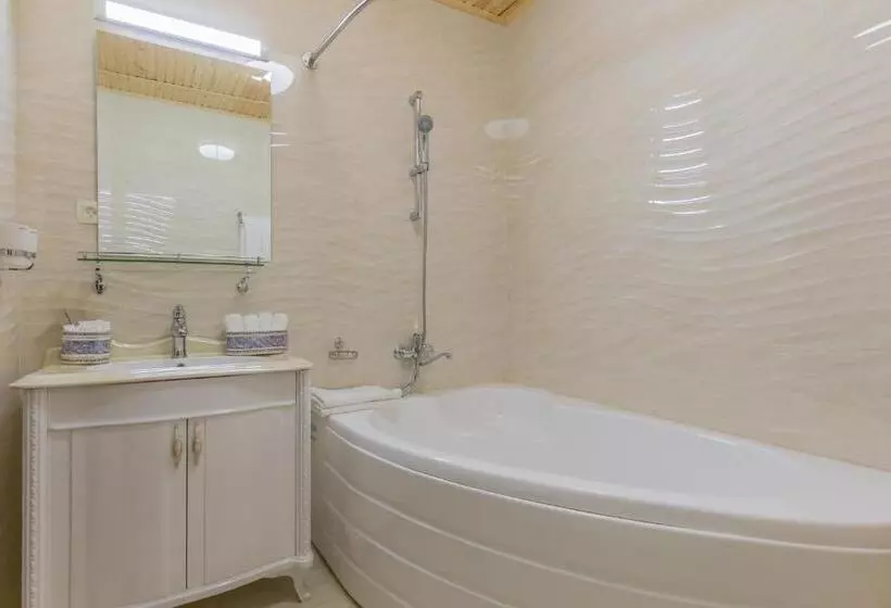 Quarto Deluxe, L Argamak