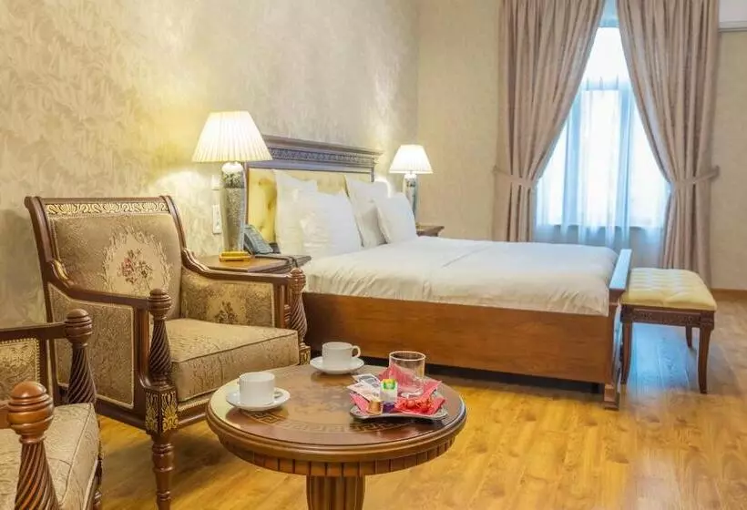 Quarto Deluxe, L Argamak