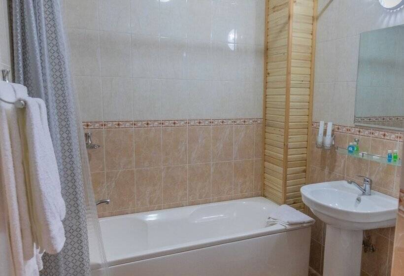 غرفة قياسية, L Argamak