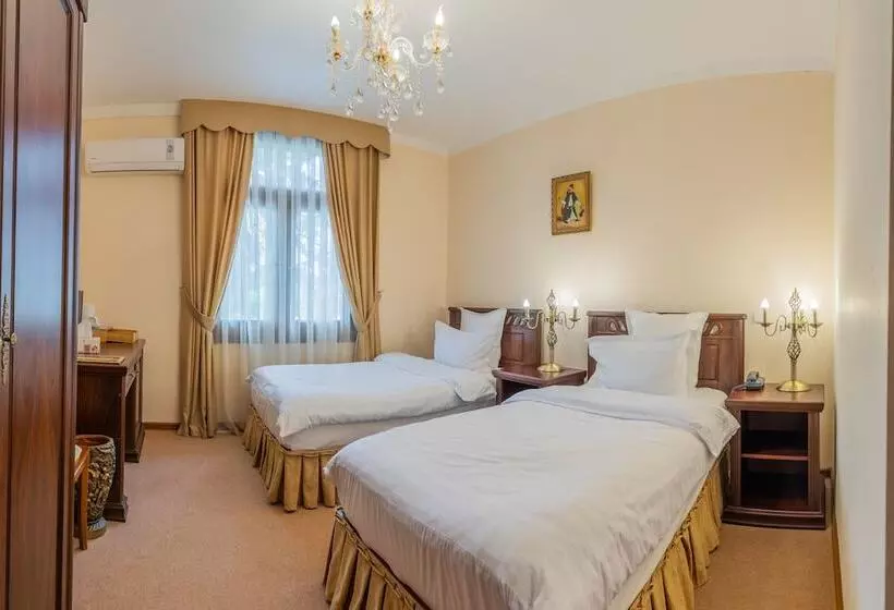 Quarto Estandar, L Argamak