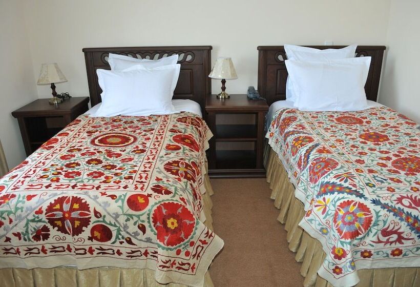 غرفة قياسية, L Argamak