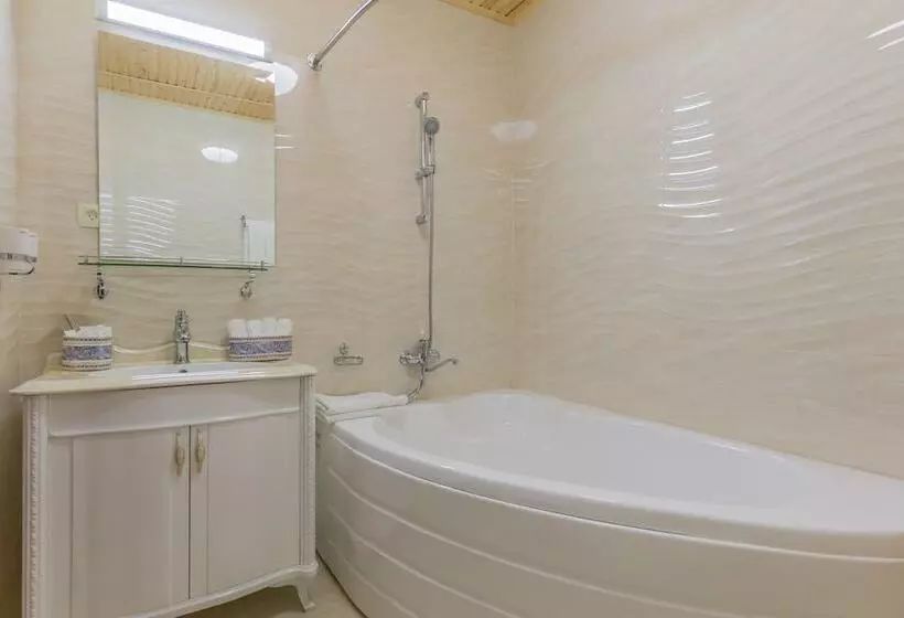 Quarto Deluxe, L Argamak
