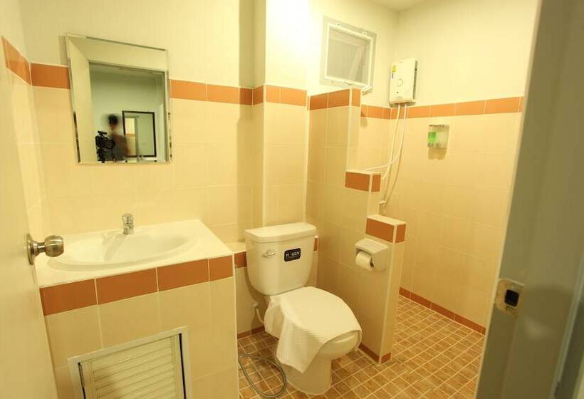 اتاق استاندارد سه نفره, Rinlada House