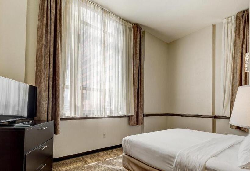 キングサイズベッドのスイートルーム, Staybridge Suites Baltimore   Inner Harbor, An Ihg