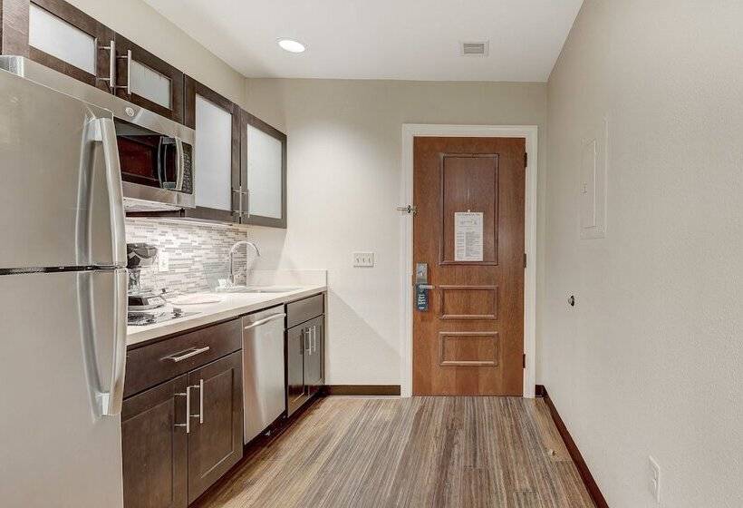 스탠다드 스튜디오, Staybridge Suites Baltimore   Inner Harbor, An Ihg